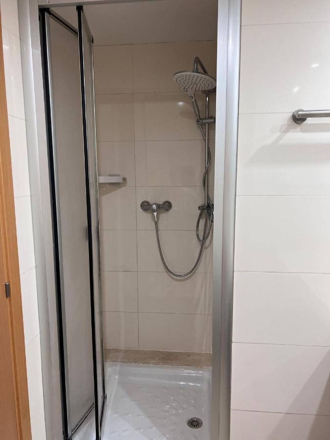 הוספיטלט דה יוברגאט Fira Gran Via 2 - Private Rooms In A Shared Apartment - Habitaciones Privadas En Apartamento Compartido מראה חיצוני תמונה