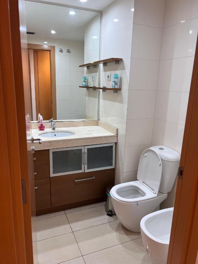 הוספיטלט דה יוברגאט Fira Gran Via 2 - Private Rooms In A Shared Apartment - Habitaciones Privadas En Apartamento Compartido מראה חיצוני תמונה