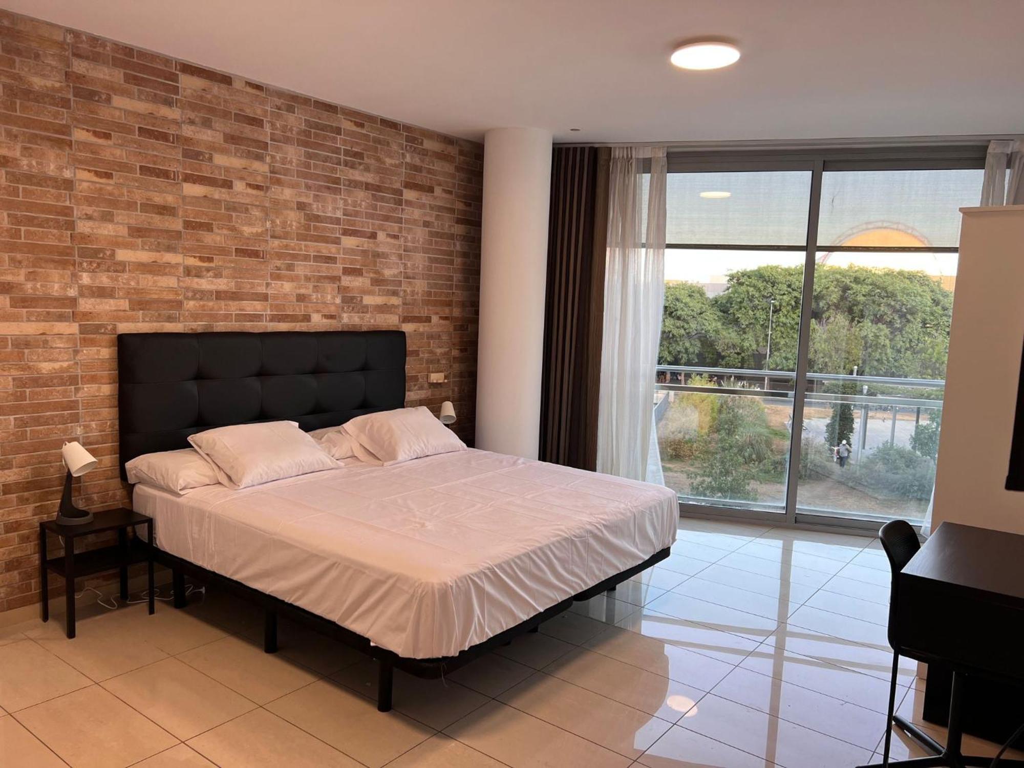 הוספיטלט דה יוברגאט Fira Gran Via 2 - Private Rooms In A Shared Apartment - Habitaciones Privadas En Apartamento Compartido מראה חיצוני תמונה