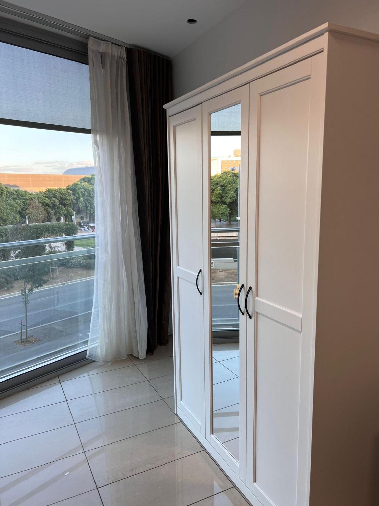הוספיטלט דה יוברגאט Fira Gran Via 2 - Private Rooms In A Shared Apartment - Habitaciones Privadas En Apartamento Compartido מראה חיצוני תמונה