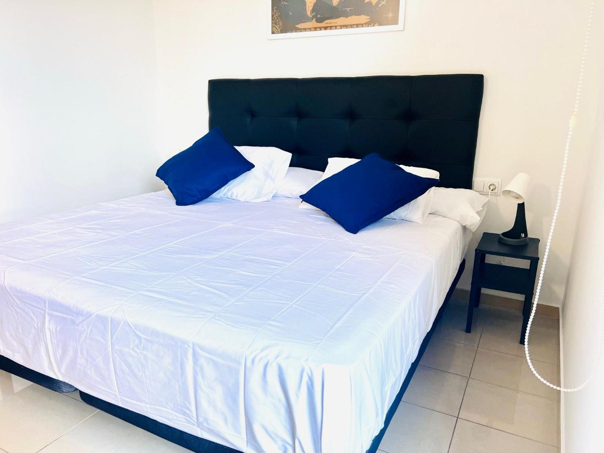 הוספיטלט דה יוברגאט Fira Gran Via 2 - Private Rooms In A Shared Apartment - Habitaciones Privadas En Apartamento Compartido מראה חיצוני תמונה