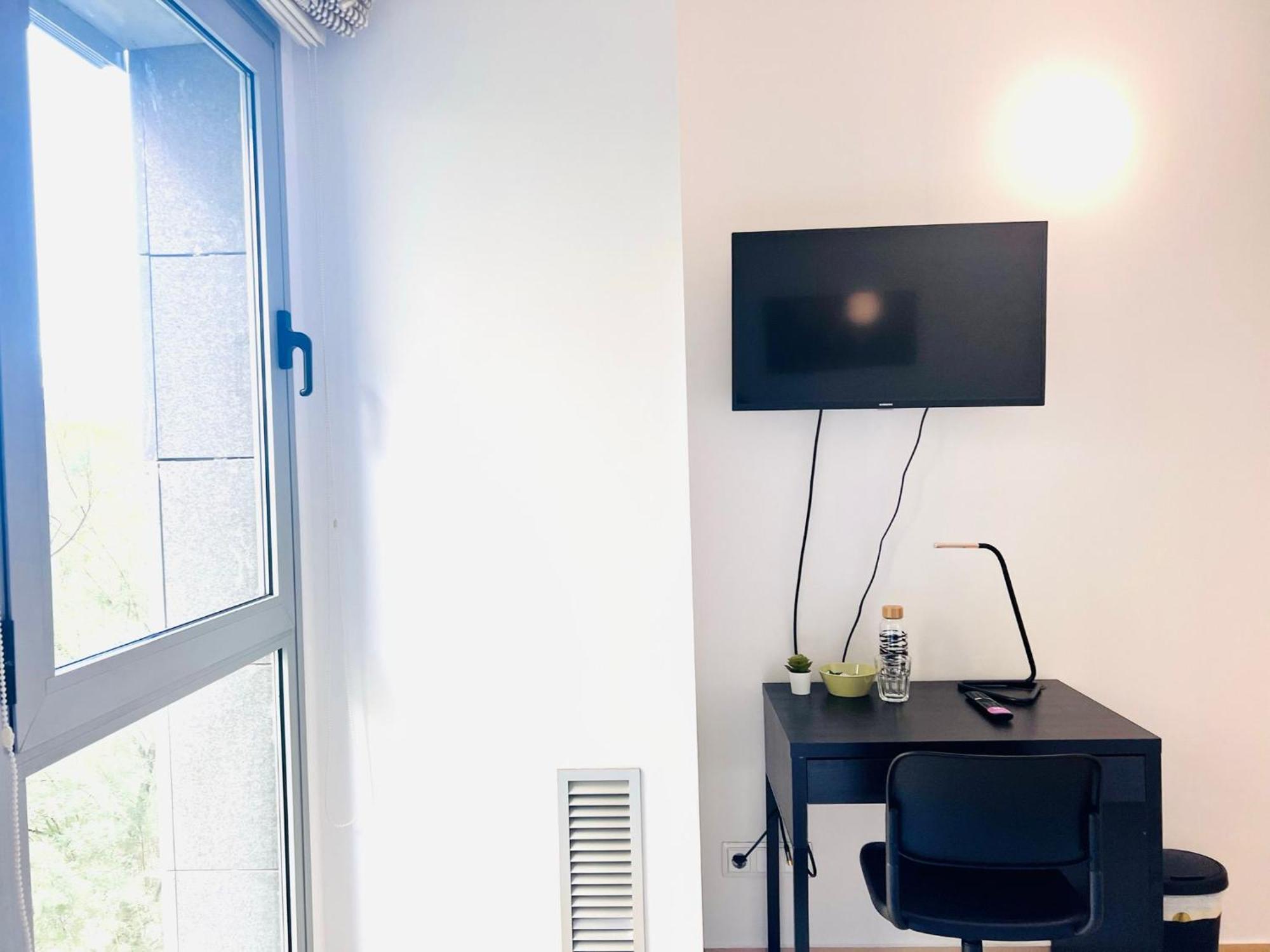 הוספיטלט דה יוברגאט Fira Gran Via 2 - Private Rooms In A Shared Apartment - Habitaciones Privadas En Apartamento Compartido מראה חיצוני תמונה
