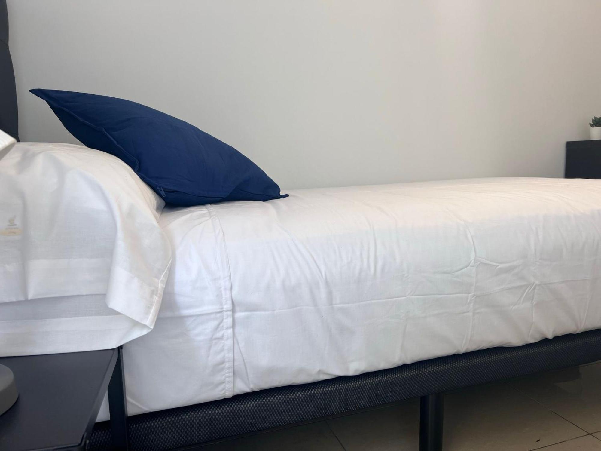הוספיטלט דה יוברגאט Fira Gran Via 2 - Private Rooms In A Shared Apartment - Habitaciones Privadas En Apartamento Compartido מראה חיצוני תמונה