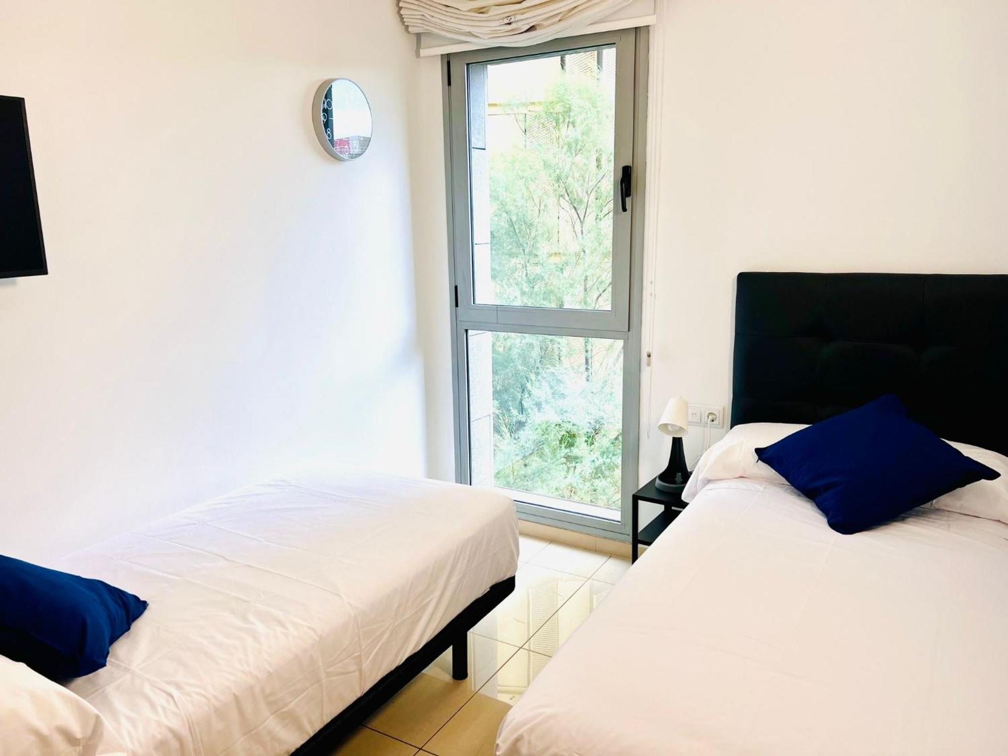 הוספיטלט דה יוברגאט Fira Gran Via 2 - Private Rooms In A Shared Apartment - Habitaciones Privadas En Apartamento Compartido מראה חיצוני תמונה