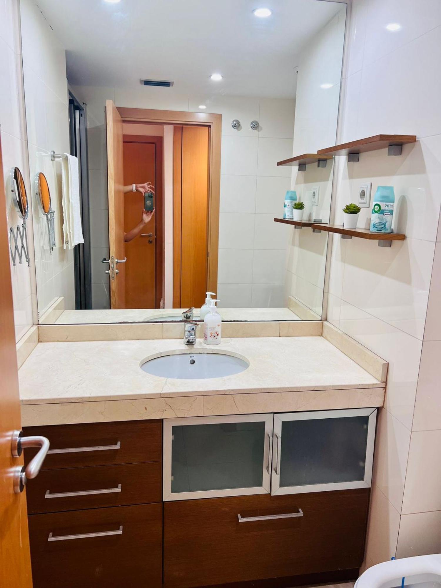 הוספיטלט דה יוברגאט Fira Gran Via 2 - Private Rooms In A Shared Apartment - Habitaciones Privadas En Apartamento Compartido מראה חיצוני תמונה